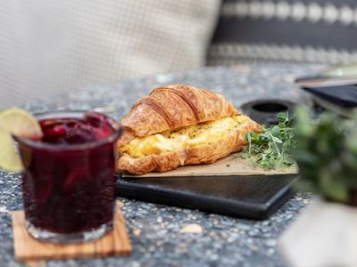 Scrambled Eggs & Cheddar Croissant